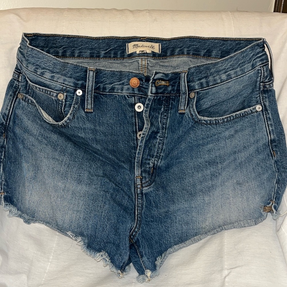 Madewell relaxed denim shorts in clintonville wash: split-hem edition size 29